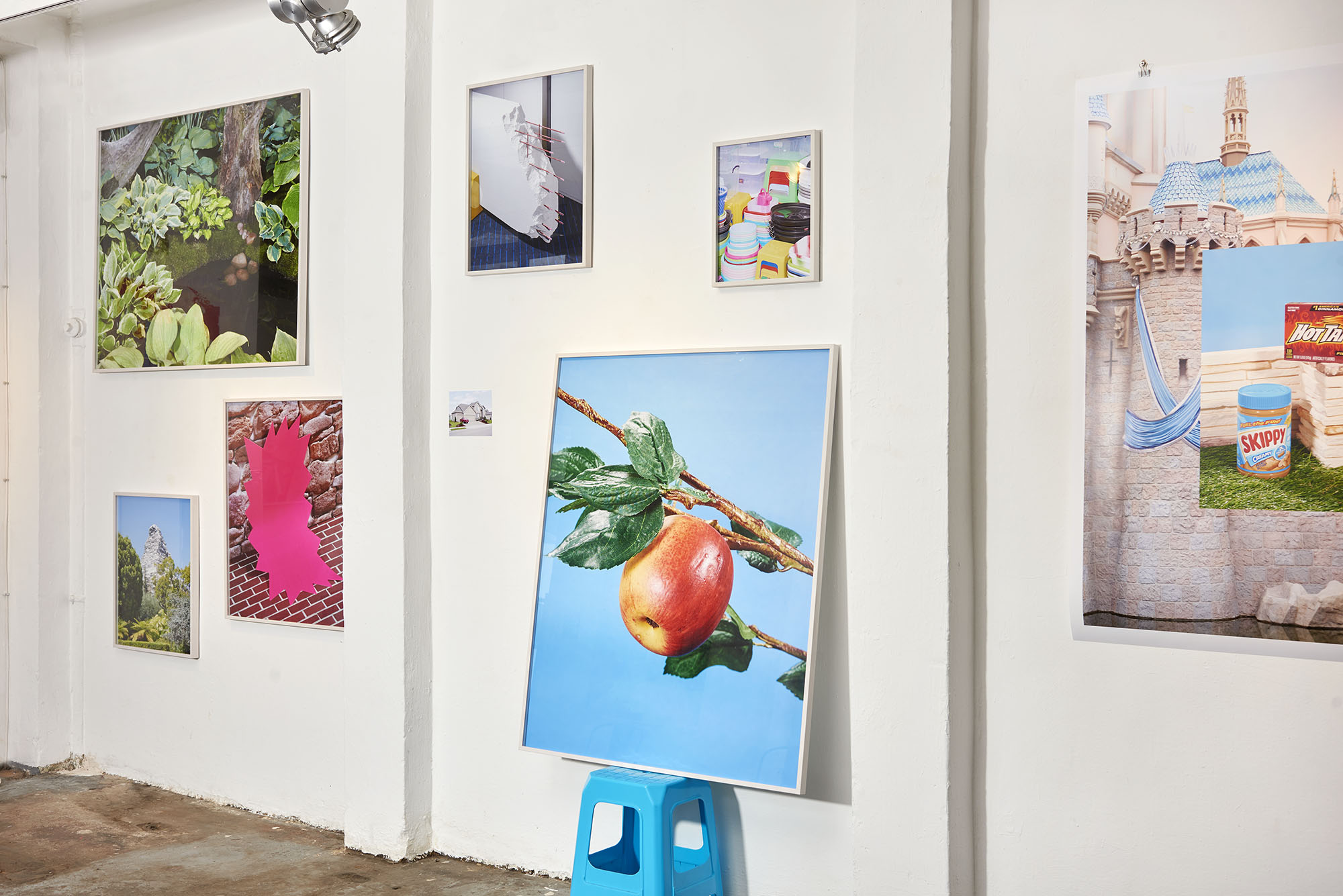 DStier_LOOKAROUNDYOU!_InstallationView21237 Daniel Stier Exhibition LOOKAROUNDYOU! at Strangeplace, Offenbach